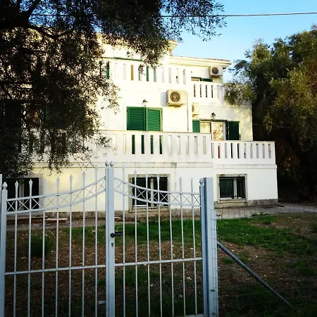 Maisonette In Olive Garden - 1km From Center *